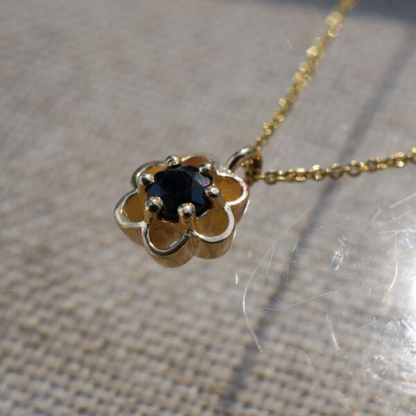 Dainty Flower Necklace