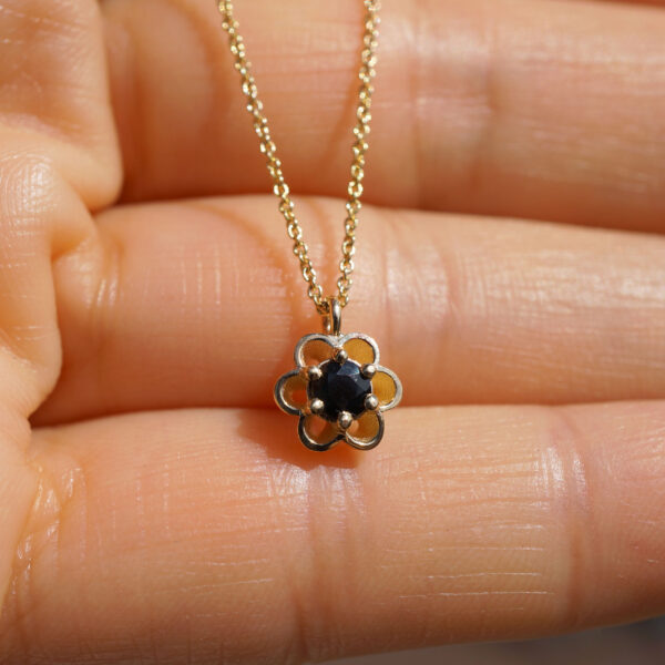 Dainty Flower Necklace